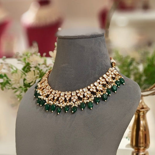 Anika Kundan Neckline Set