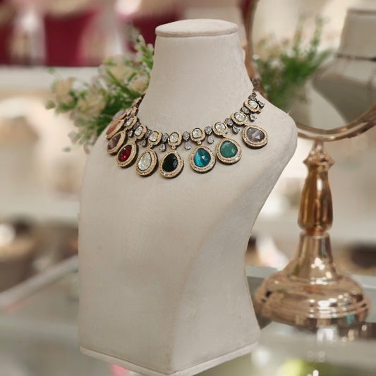 Deepti Navrattan Polki Set