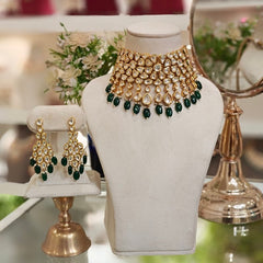 Pallavi kundan choker set