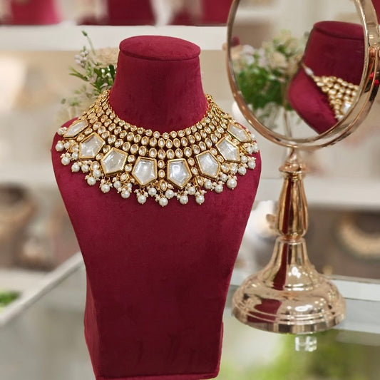 Poushali kundan necklace