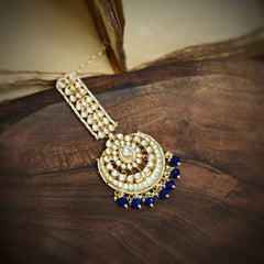 Falguni paachi kundan maangtikkas