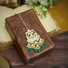 Anchita paachi kundan tikka (Green)
