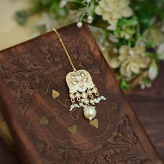 Sampriti enamel maangtikka