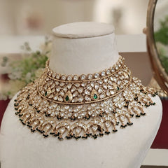 Pratiksha Polki Neckline Set (Green)