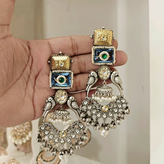 Moorni Heritage bird dangler