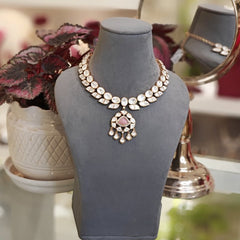 Aaravali Pink moissanite stone set