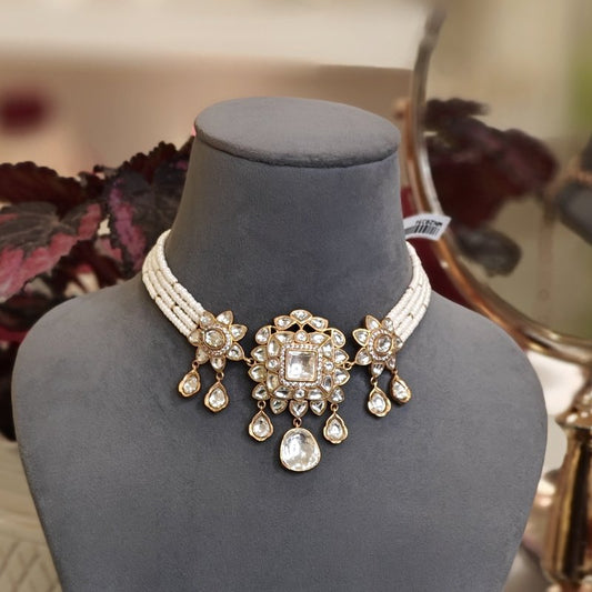 Devika polki choker set (Golden, White)