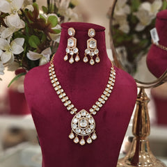 Aahita pendent neklace set