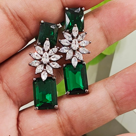 Folie Emerald Green Earrings