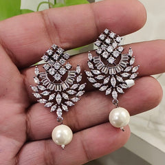 Riveara AD Earrings
