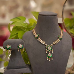 Bevlin Green Chain Set