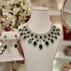 Avantika Green set