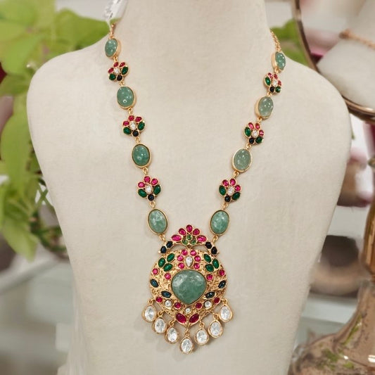 Anaiba navrattan pendent Set