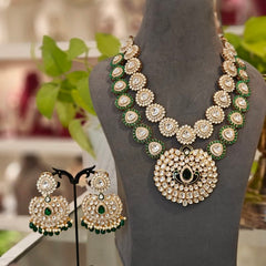Aaarti Paachi Kundan Set
