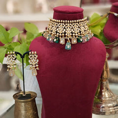 Aaarti Paachi Kundan Set