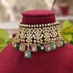 Aaarti Paachi Kundan Set