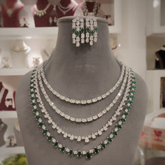 Aaarti Paachi Kundan Set