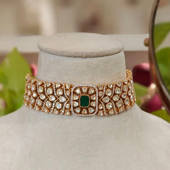 Auram Moissanite choker (Emerald green, Golden)