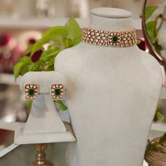 Auram Moissanite choker (Emerald green, Golden)