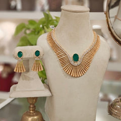 Chailet Polki Neckline Set