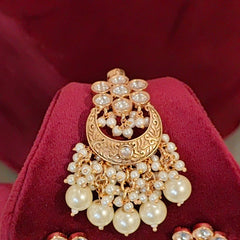 Nayna Polki Neckline set