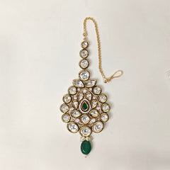 Heena kundan polki maangtikka (Emerald green, Golden)