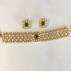 Auram Moissanite choker (Emerald green, Golden)