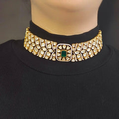 Auram Moissanite choker (Emerald green, Golden)