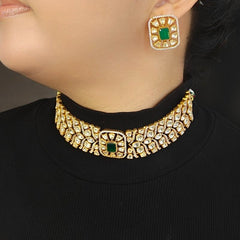 Auram Moissanite choker (Emerald green, Golden)