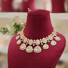 Aansh Polki Neckline Set