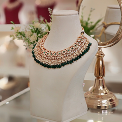 Aarvi Polki Necklace Set (Green)