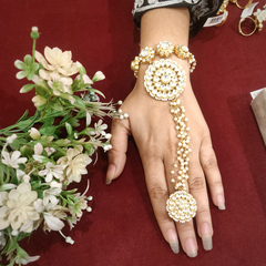 Ira Kundan Hathphool