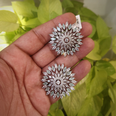 Mila Mint Green Earrings