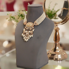 Aaryash ivory Polki Set