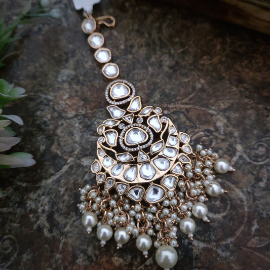 Aadal Polki Maangtikka (White)