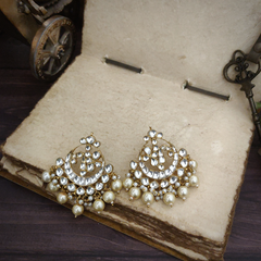 Akiraa Paachi Kundan studs