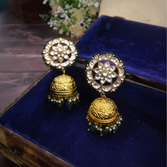 Anika Pacchi Kundan Jhumka
