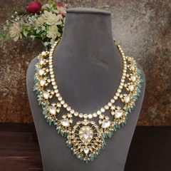 Dhriti Paachi Kundan Set