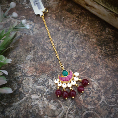 Naila Coloured kundan Maangtikka