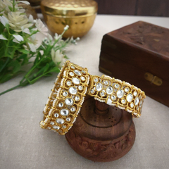Nitaara Paachi kundan bangles