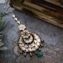 Riama Polki Maangtikka