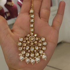 Kundan polki maangtikka
