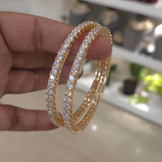 Vinnie single line running bangle