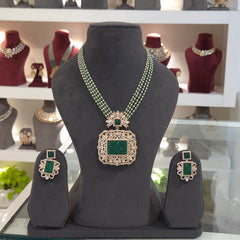 Tarana sroski pendent set
