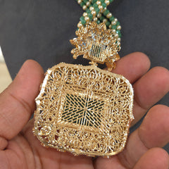 Tarana sroski pendent set