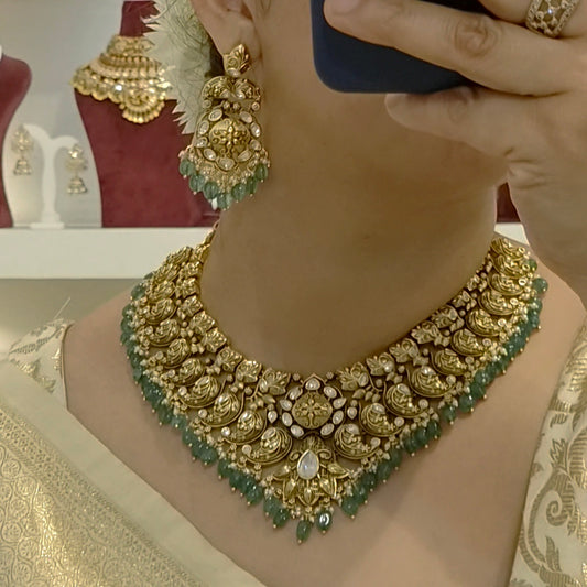 Naveli Antique gold set