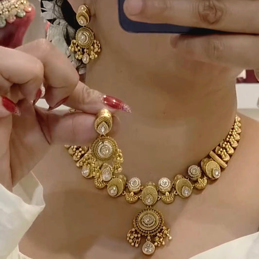 Anukriti necklace Golden set