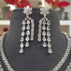 Avkashi A.D necklace set