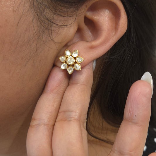 Niki moissanite studs