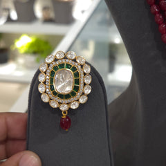 Ankahi pendent set